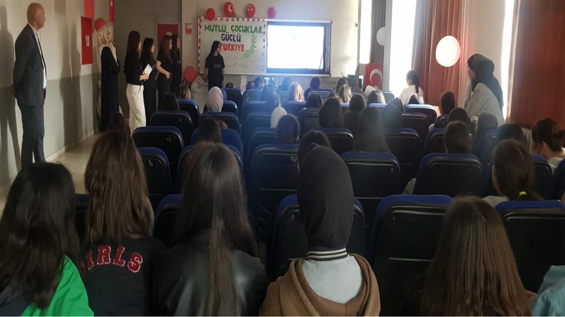 Okulumuzda Rehberlik ve Kariyer Planlama Günleri Kapsamında Kız Öğrencilerimize Yönelik Tanıtım Gerçekleştirildi